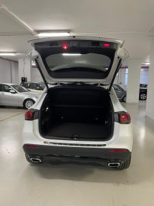Mercedes-Benz GLA 200 d Automatic